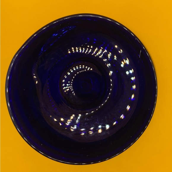 Kosta Boda Martini Glass Royal Caribbean Cobalt Blue YELLOW Swirl - Picture 5 of 5